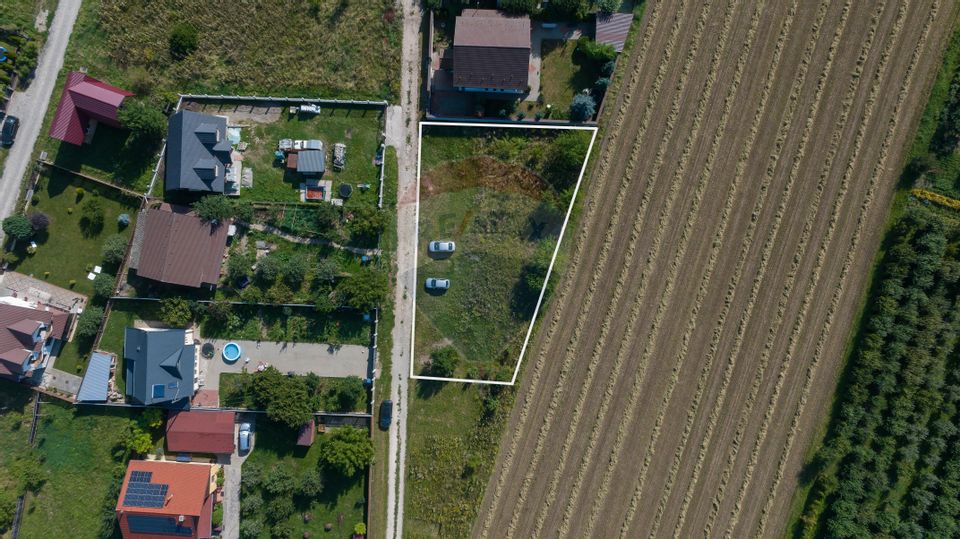 De vânzare teren intravilan Bod 828 mp cu autorizație de construcție