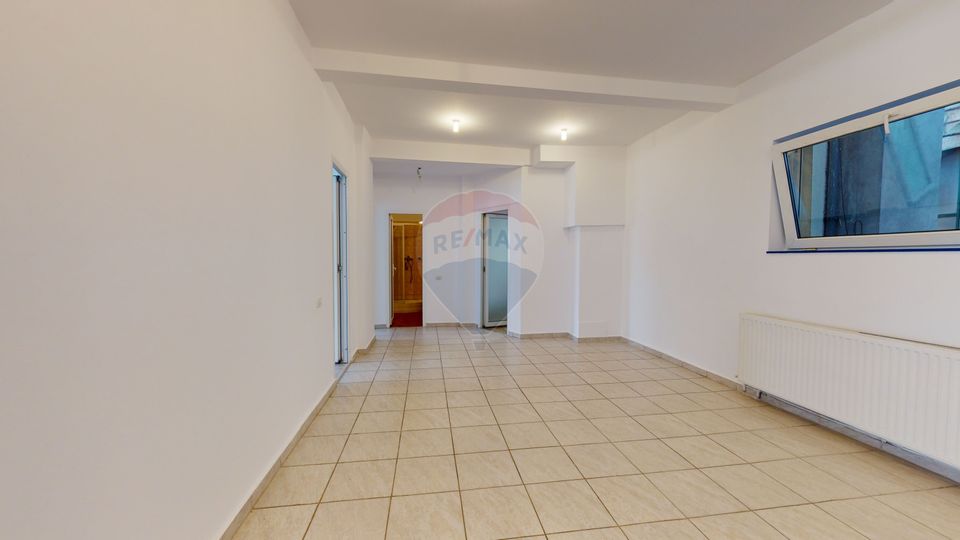Inchiriez Apartament 4 camere in Piata Romana