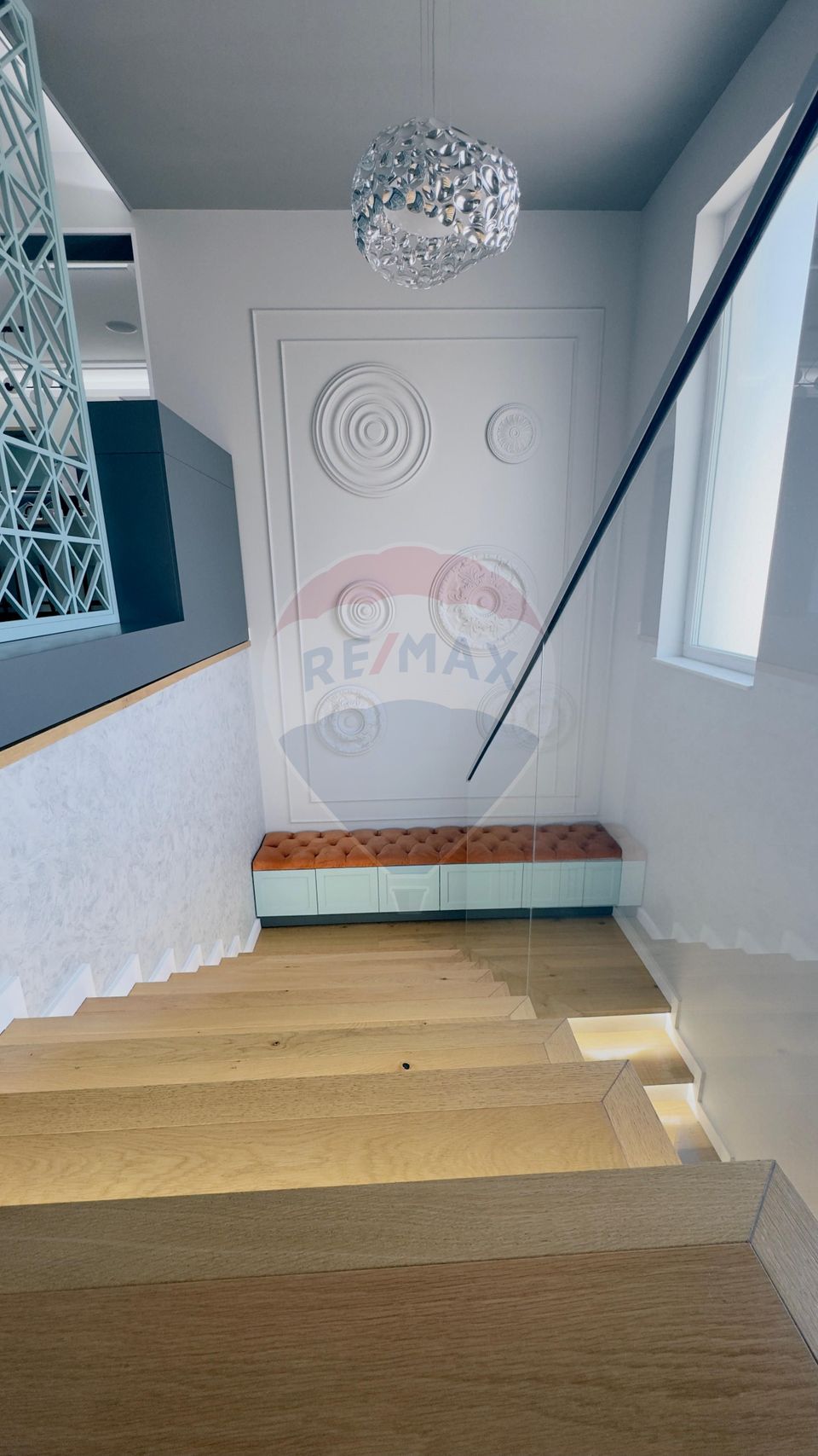 Proprietate premium în Filiași, locuință de lux cu spații comerciale