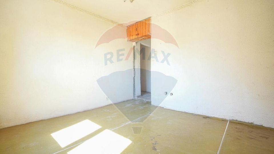 Apartament cu 2 camere de vanzare de renovat,  Bartolomeu