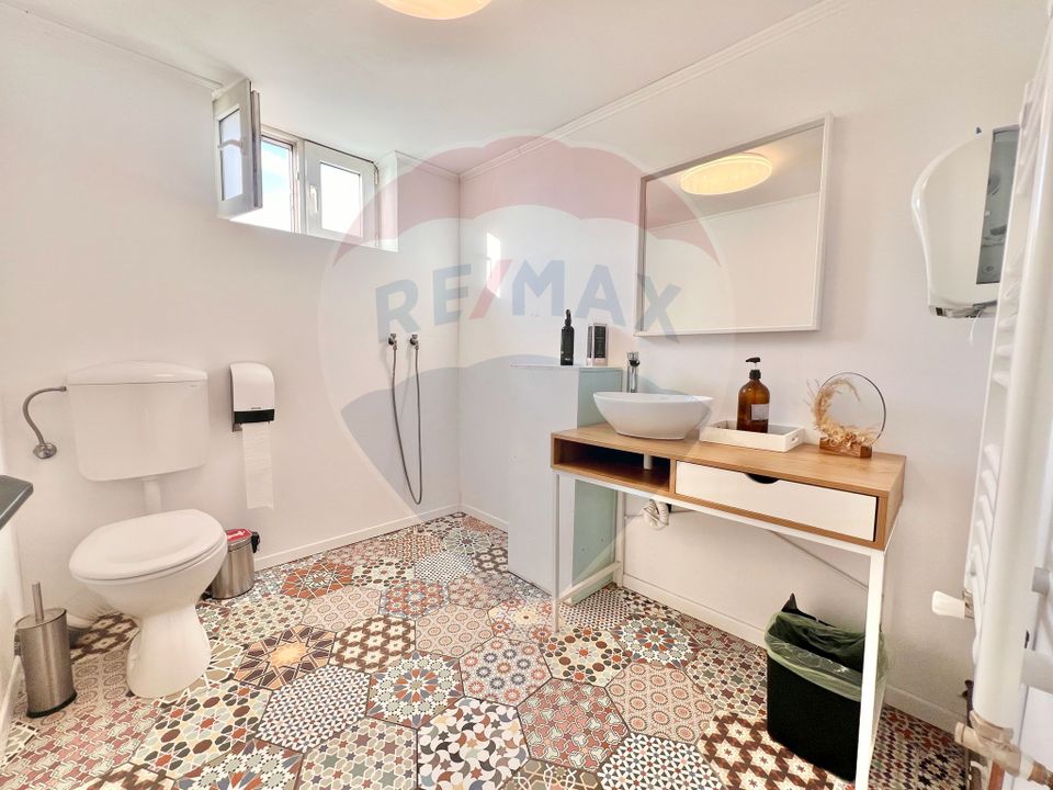 12 room House / Villa for sale, Decebal area