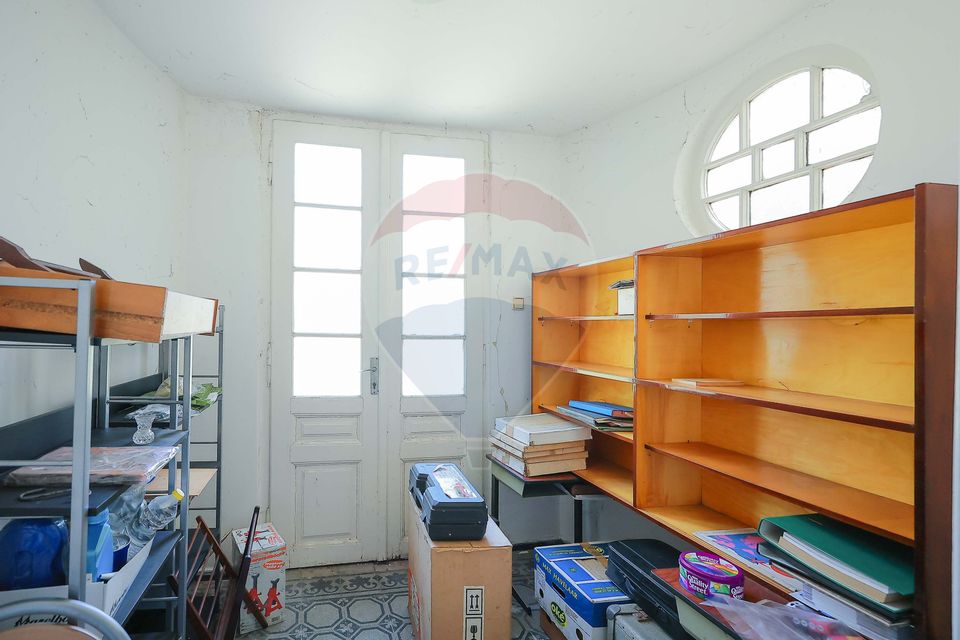 Apartament cu 3 camere de vânzare în zona Ultracentral