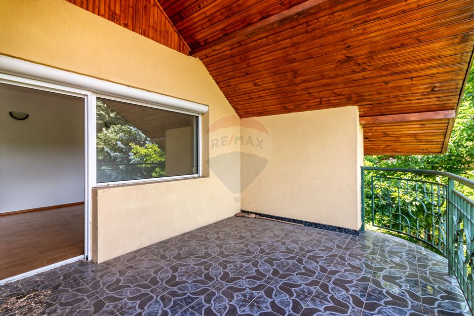 Snagov Villa for Sale | Pool, Orchard, 8 Rooms | 3077 sqm land