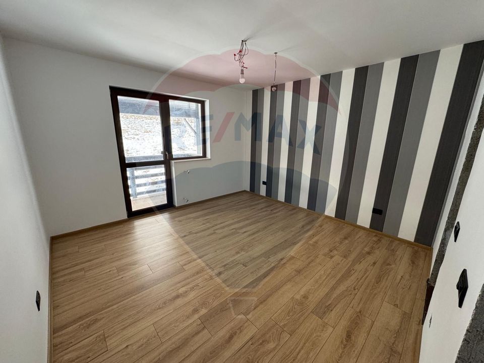 8 room House / Villa for sale, Darmanesti area