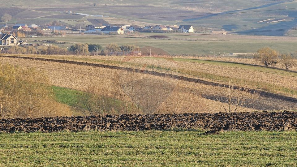 Teren extravilan 10200mp Stroiesti / Soseaua DN17, Suceava