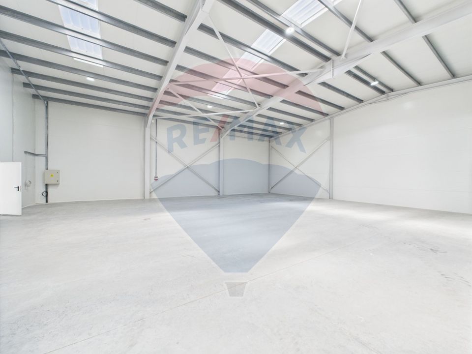 Modern industrial space hall for rent