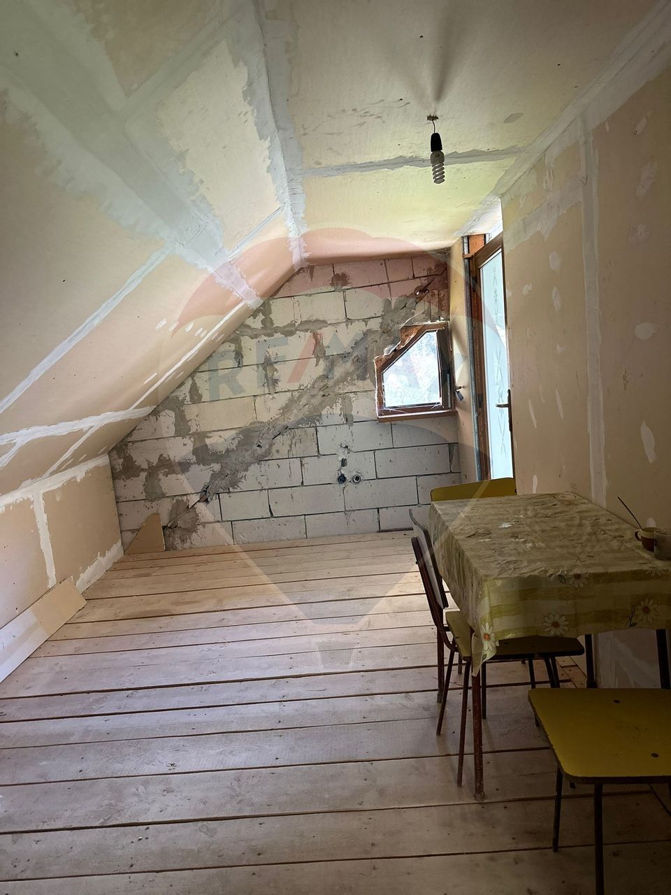 Casă / Vilă la gri in Pangarati Neamt