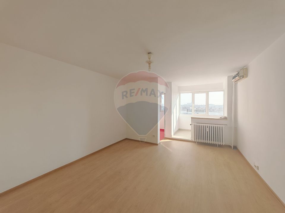 Garsoniera de vanzare metrou Favorit