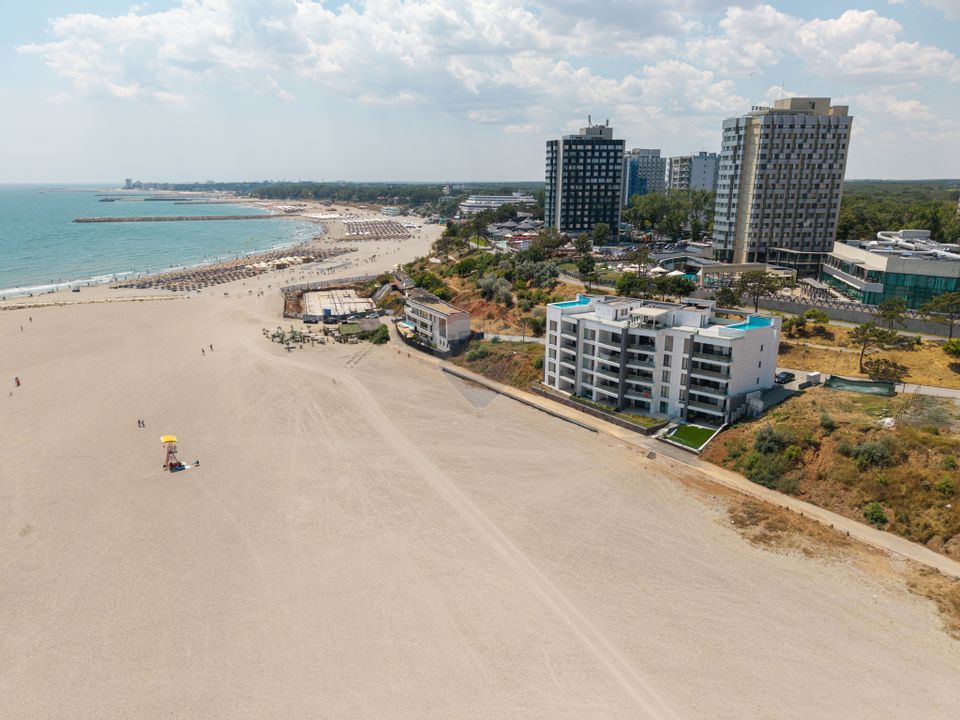 PENTHOUSE CU PISCINA, VEDERE PANORAMICA LA MARE/FALEZA OLIMP