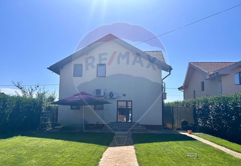 Casa/Vilă cu 4 camere de vânzare in Santandrei