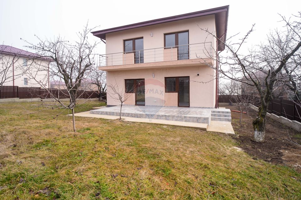 Casă Nouă de Vânzare, 4 Camere 600mp Teren Intabulată Tomești-Chicerea