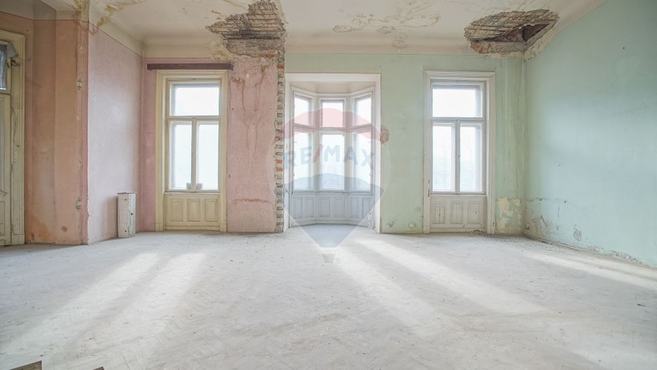 7 room Apartment for sale, Centrul Istoric area