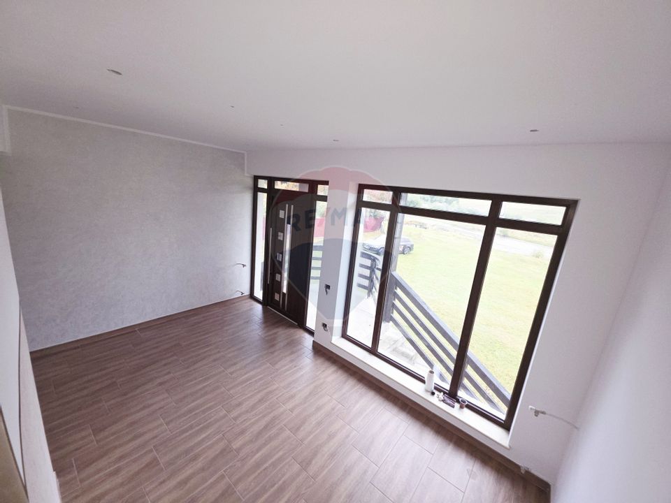 Casa  si  teren zona Balaurul