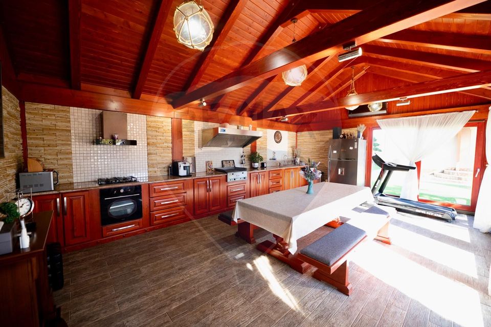 Casă impresionanta cu teren 2700mp garaj 2 masini si terasa-Madaras