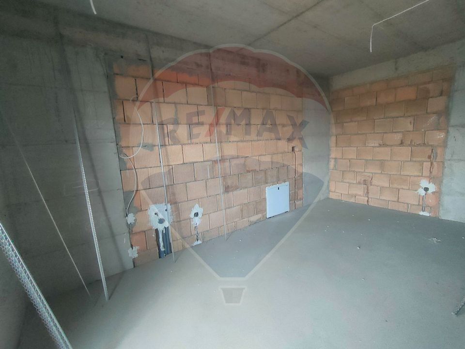 Apartament de vanzare cu gradina