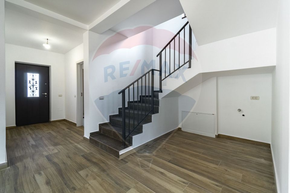 4 room House / Villa for sale