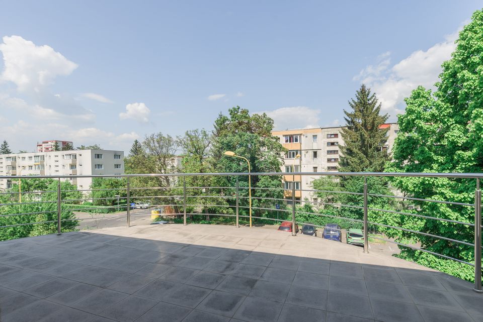 Hotel cu 23 unități de cazare, 2 săli de ședință, locație excelentă