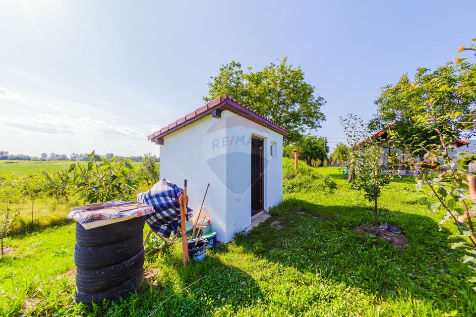 Casă cu 3 camere de vânzare