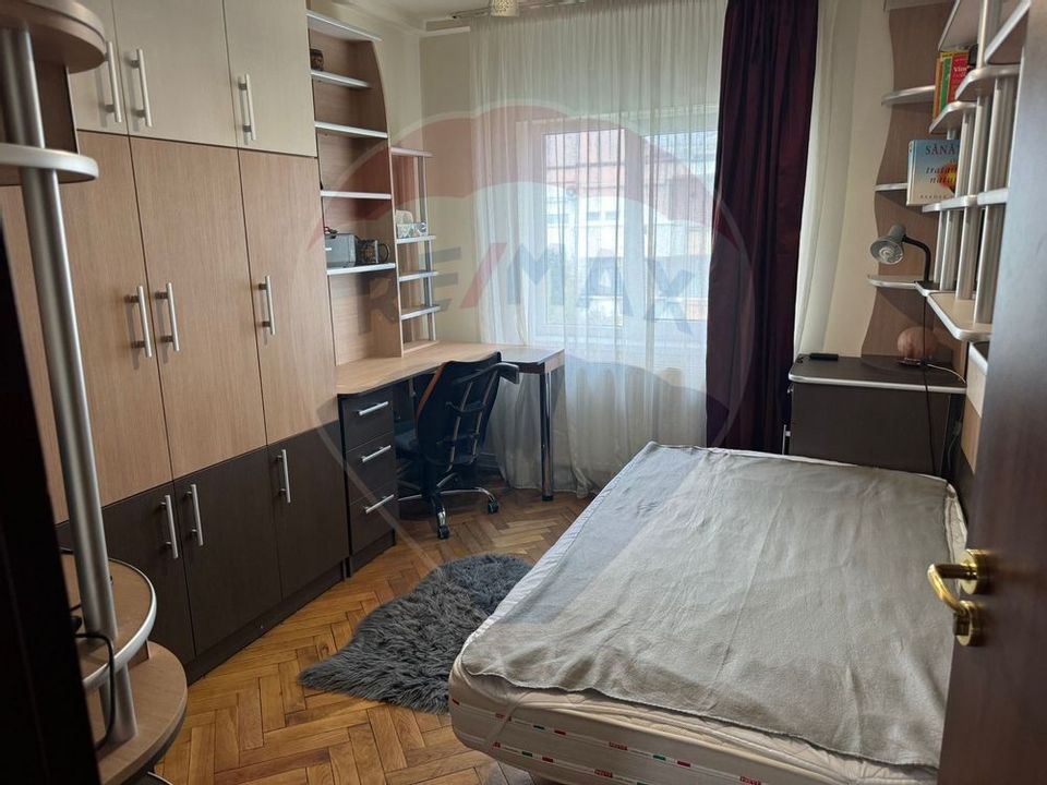 Apartament cu 3 camere de închiriat în zona Manastur