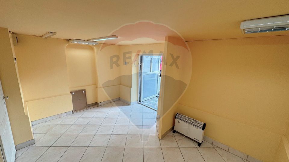 13.6sq.m Commercial Space, Ultracentral area