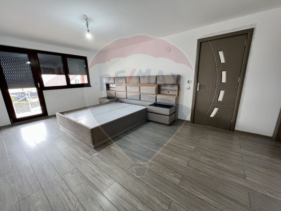 8 room House / Villa for sale