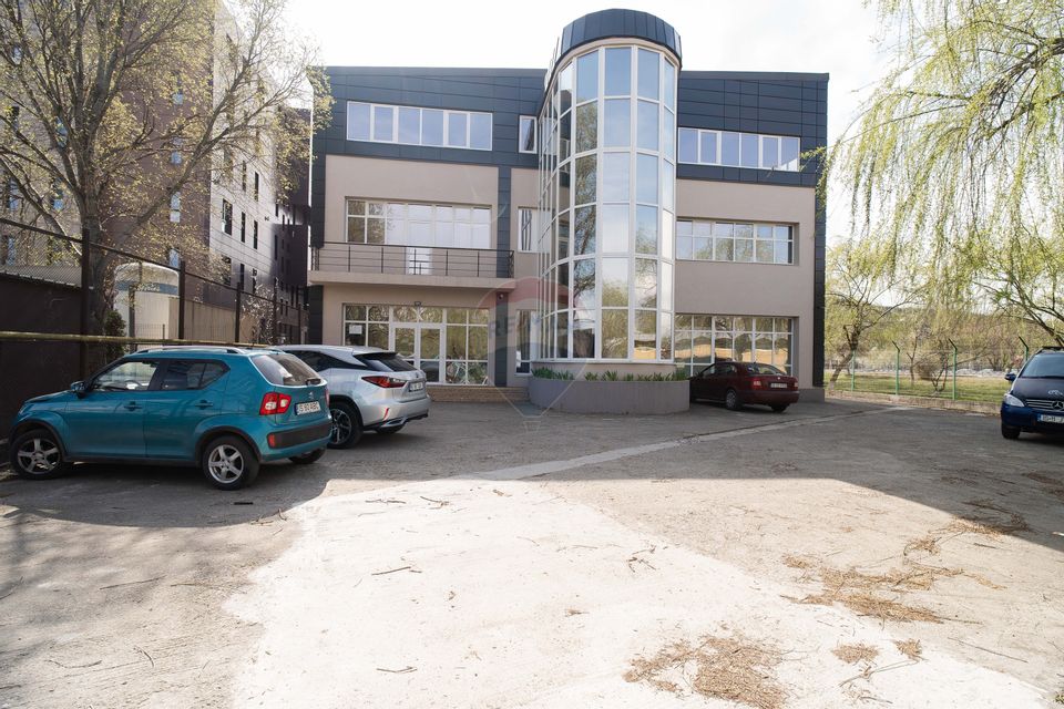 1,112sq.m Office Space for rent, Galata area