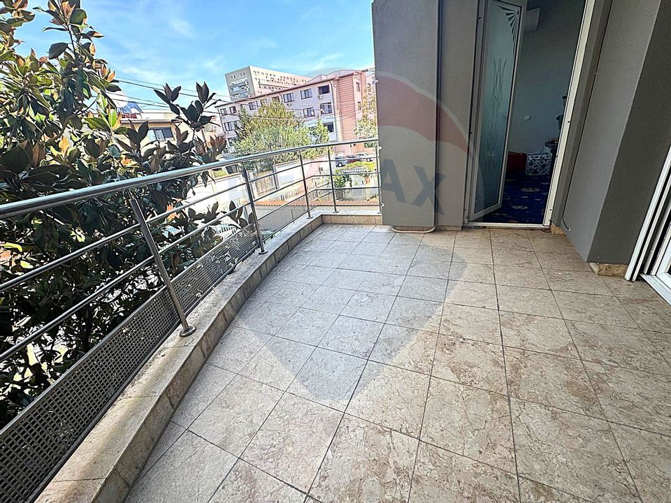 Casă / Vilă spațioasă de închiriat – Militari, zona Moinești