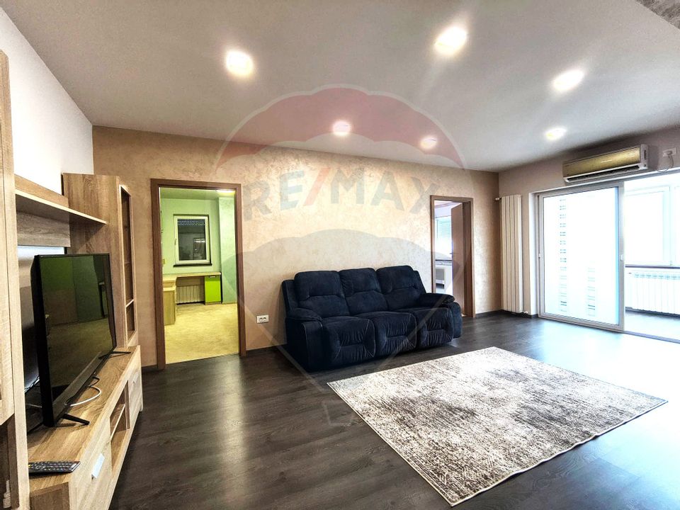 Apartament cu 3 camere de închiriat în zona Delfinariu