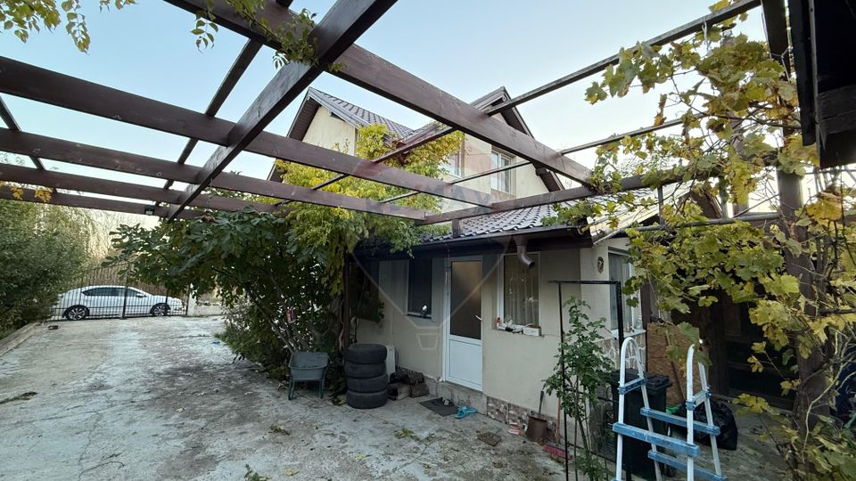 5 room House / Villa for sale, Est area