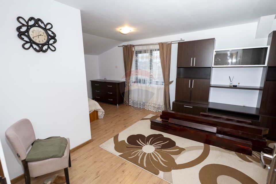 Vila 5 camere complet mobilata, foișor, teren generos