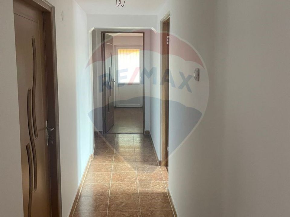 Casă / Vilă cu 6 camere de vânzare Leontinesti - Bacau