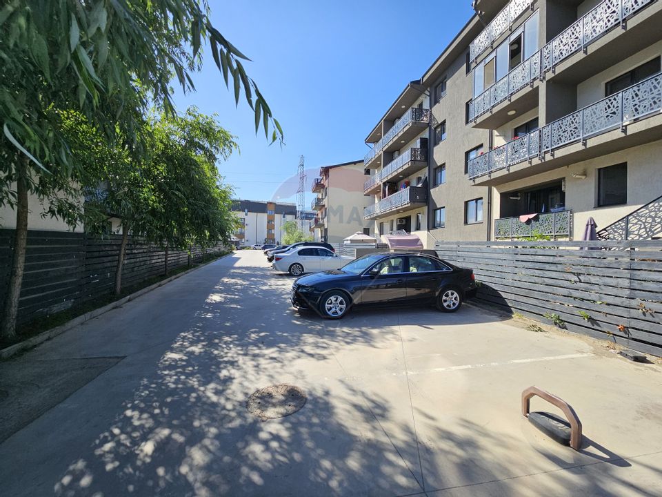 Apartament 4 camere 115.7 mp cu terasa , loc parcare si boxa demisol