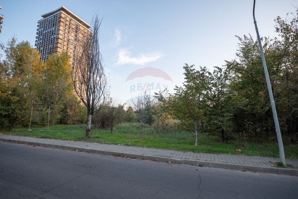 Vanzare Teren 1,800mp Vacaresti-Tinetretului