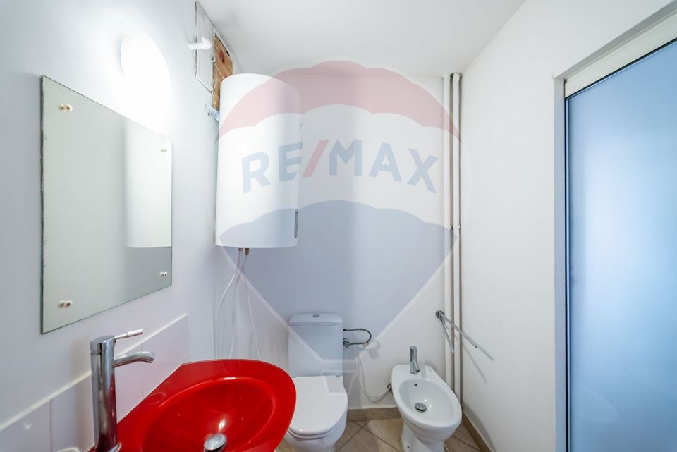 Apartament cu 3 camere de închiriat în zona centrala