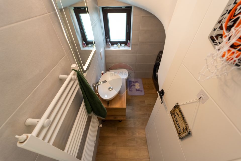 Casă individuală cu 4 camere - de vânzare în Hărman, Brasov
