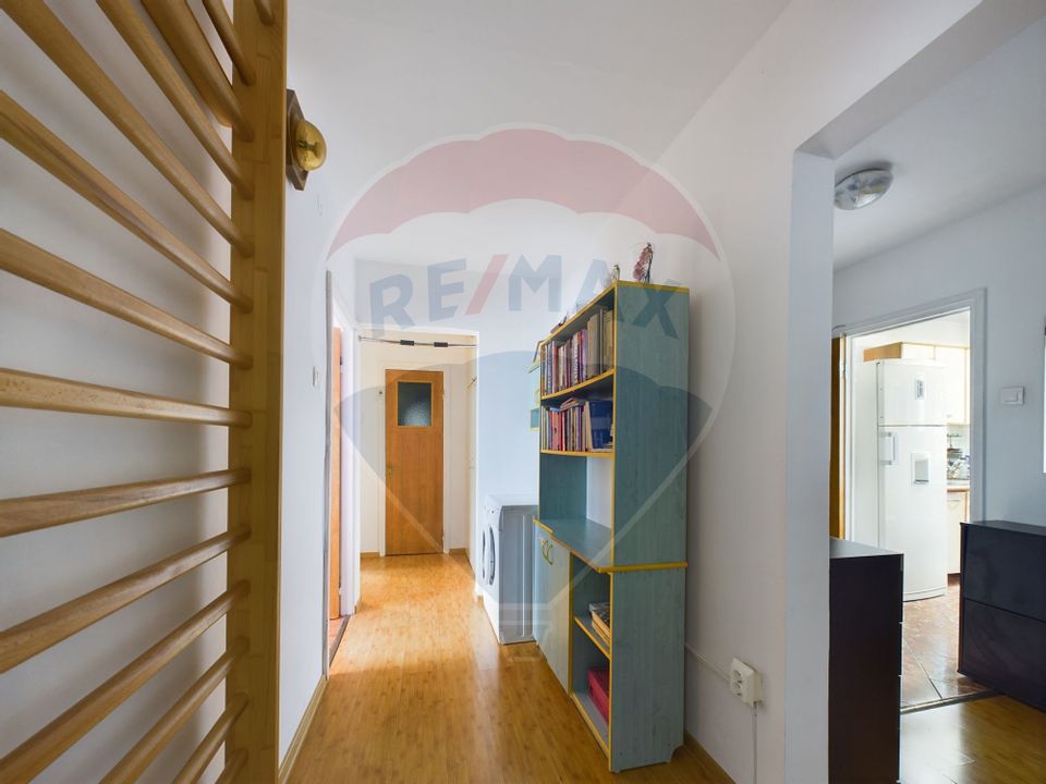 Apartament cu 4 camere, boxa, loc de parcare - Zona Brancoveanu