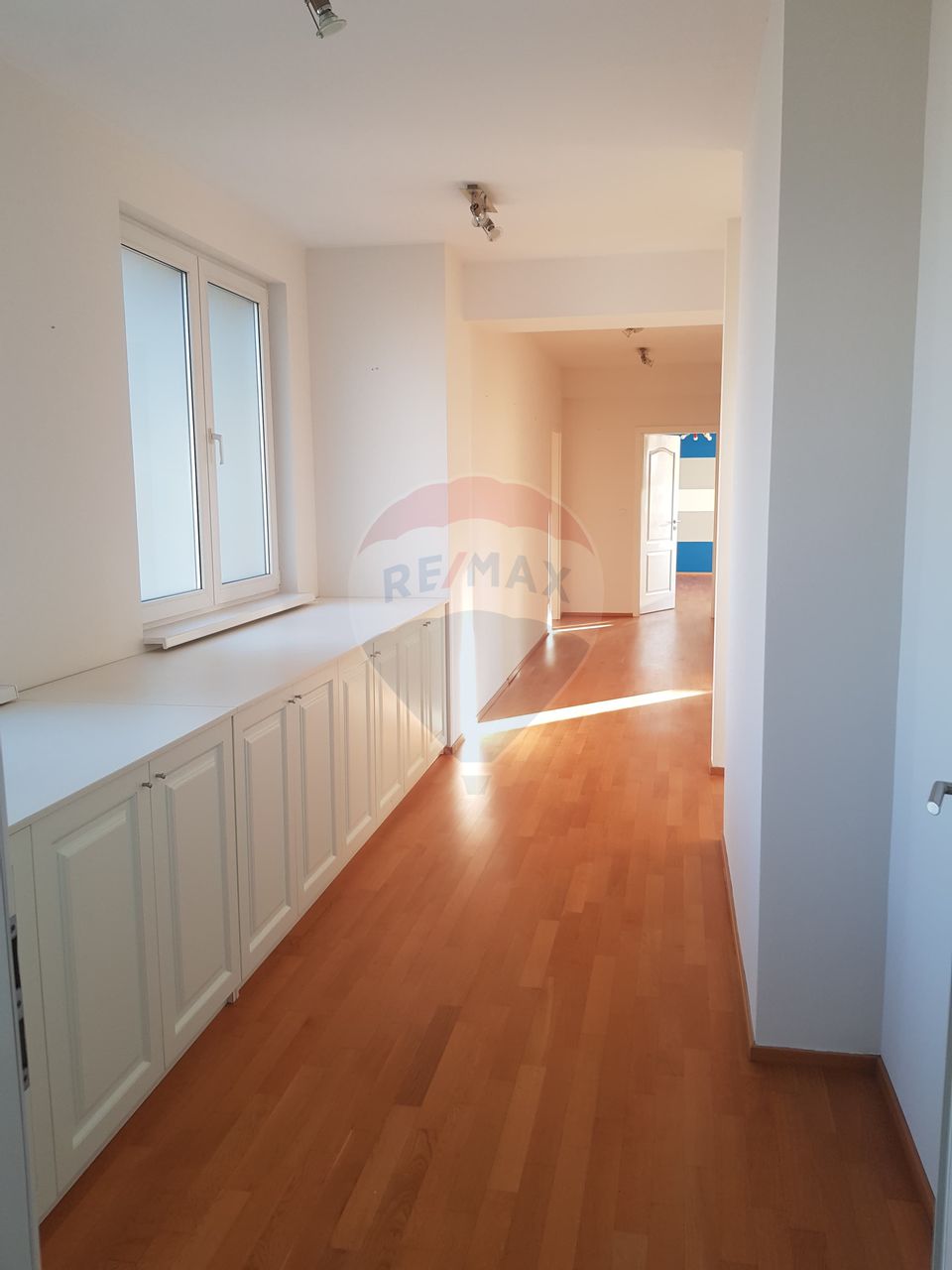 4 room Apartment for rent, P-ta Romana area