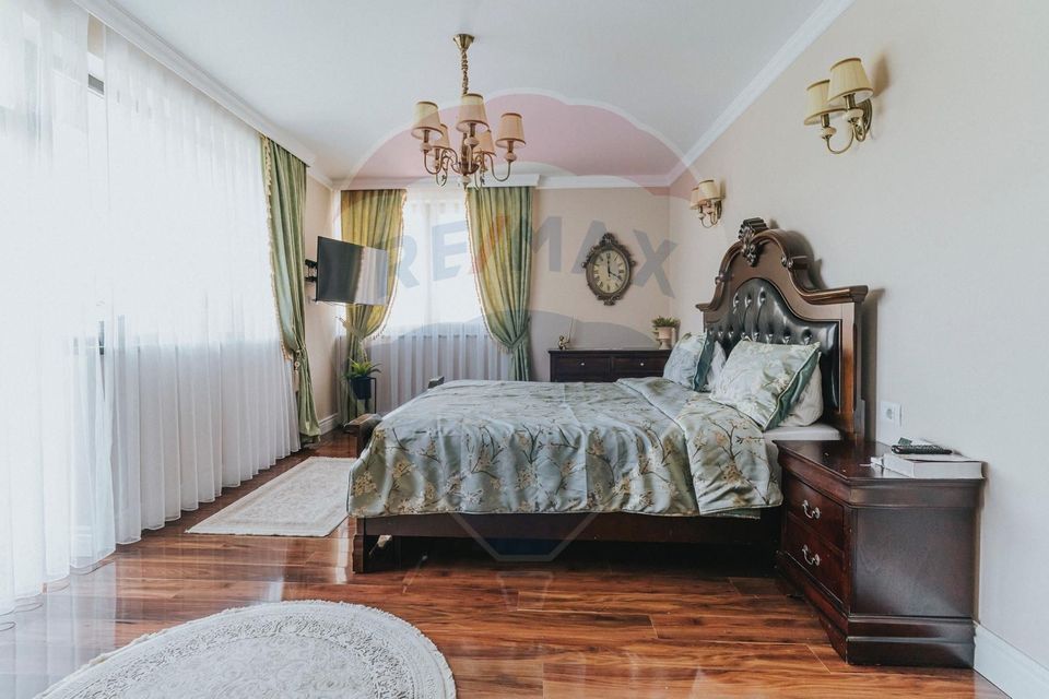 Ready to Move Family Home with Heated Pool – Gheorghe Doja Street, Ora