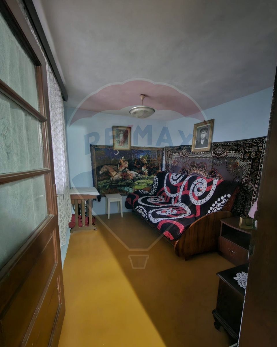 Casă / Vilă cu 4 camere de vânzare în zona Alexandriei