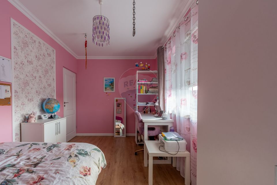 Apartament de vanzare, 3 camere, Strada Sesul de Sus, Zona Pepco