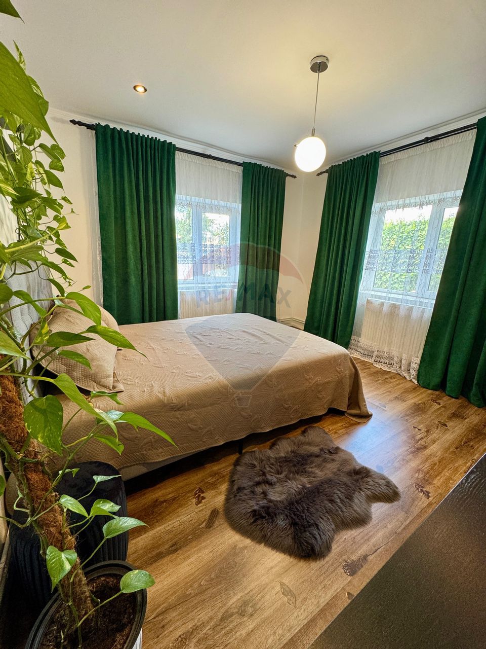 Casă / Vilă cu 6 camere de vânzare în zona Ultracentral