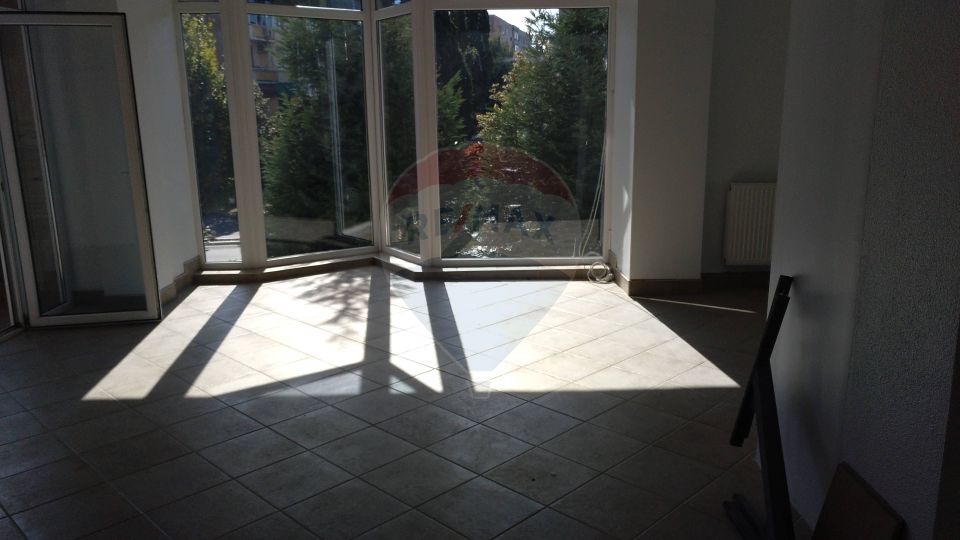 170sq.m Commercial Space for rent, Centru Vechi area