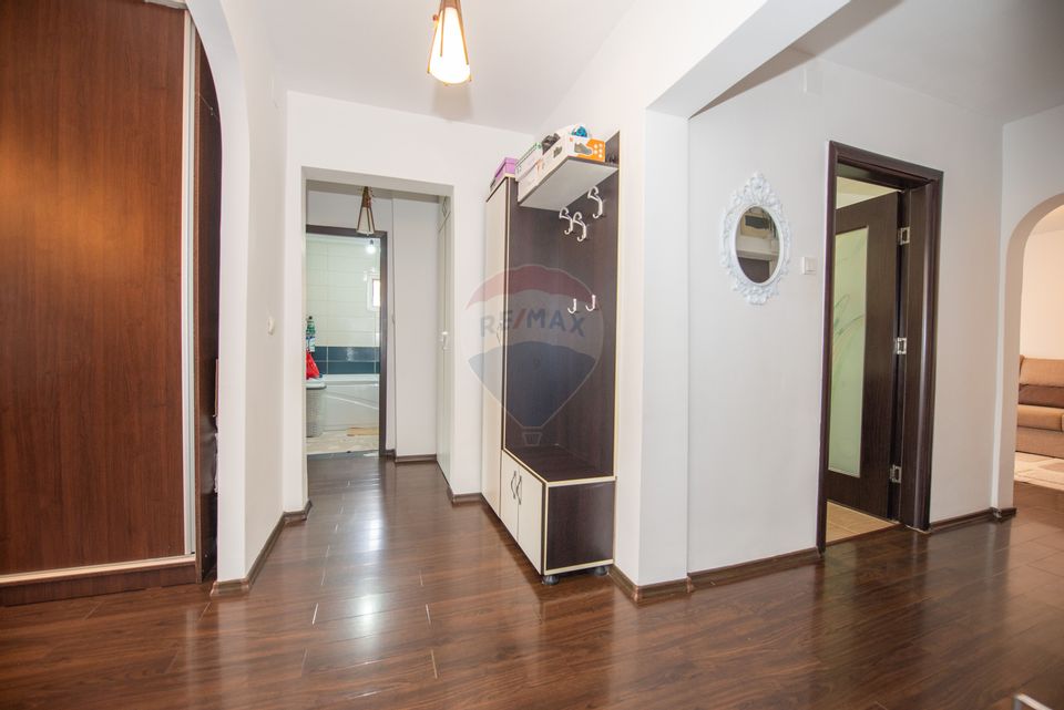 Apartament de vanzare 4 camere Buzoieni Rahova