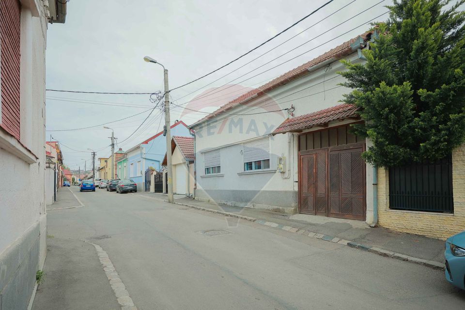 4 room House / Villa for sale, Central area