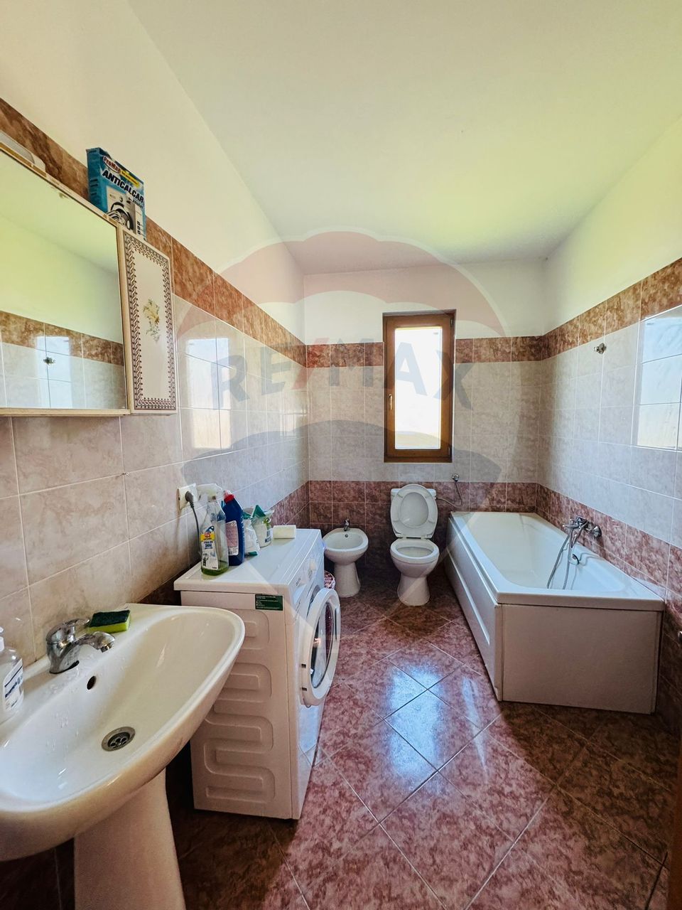 Casă / Vilă cu 5 camere de vânzare