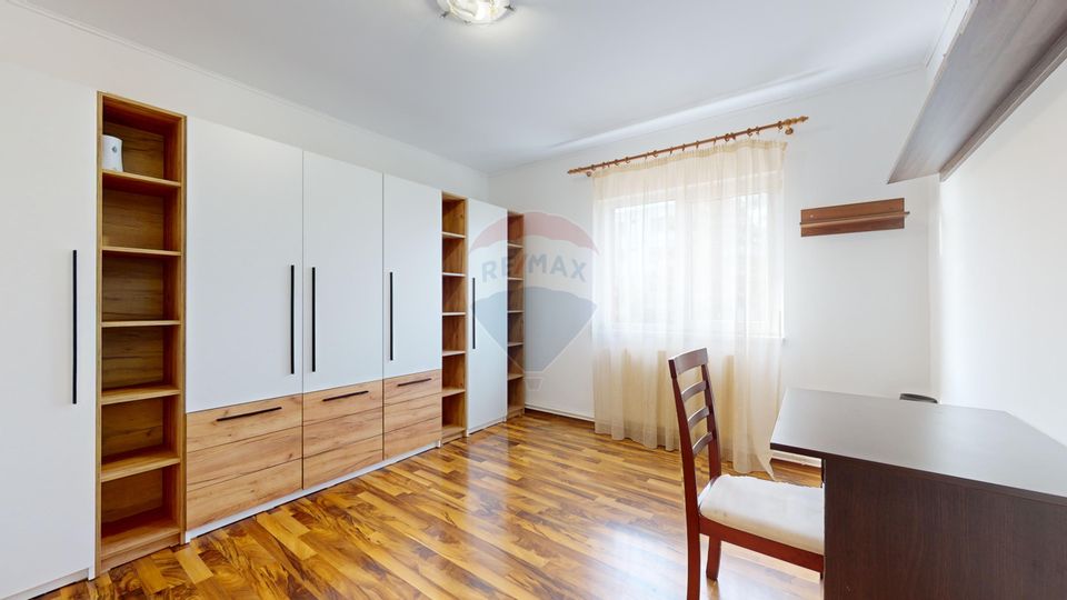 4 room Apartment for sale, Tractorul area