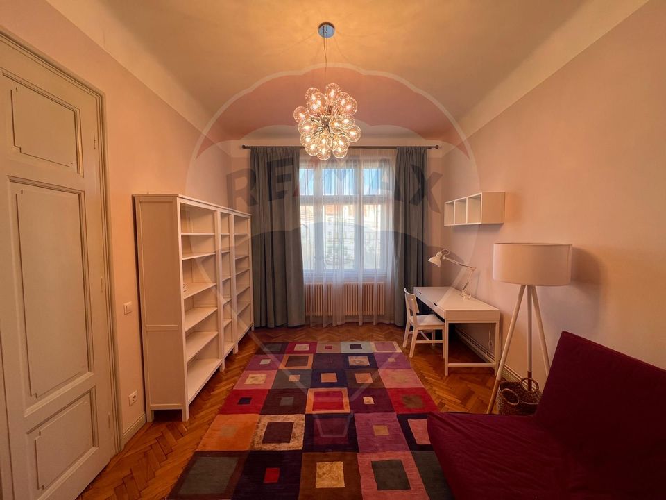 Apartament 3 camere de inchiriat în zona Centrala