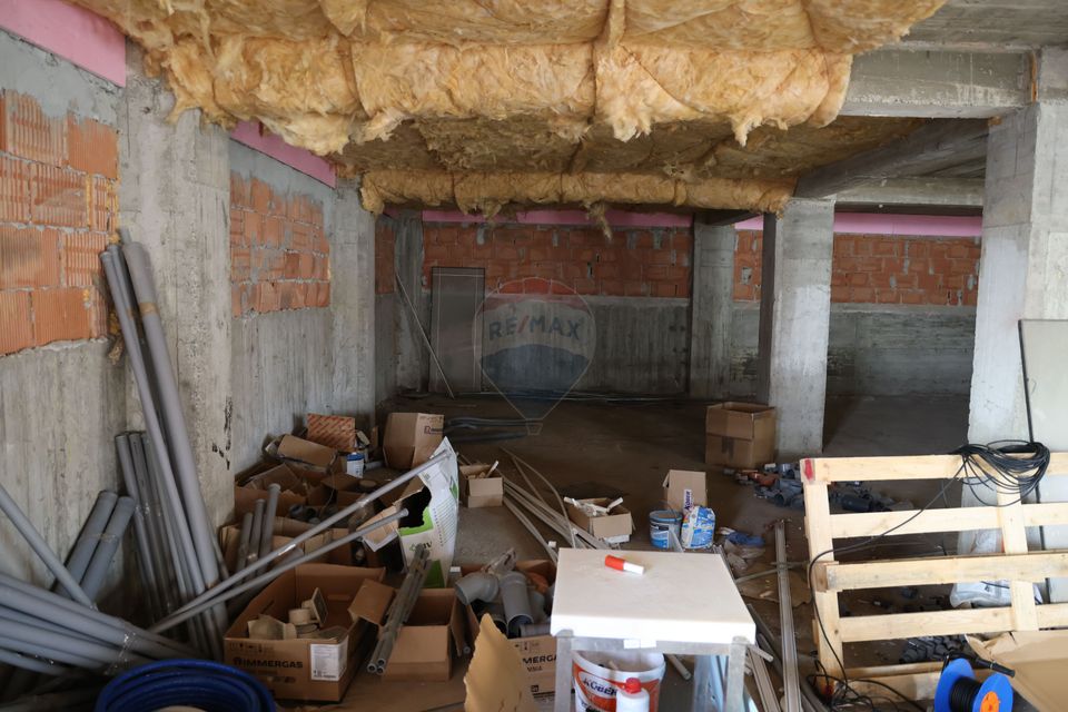 Spațiu comercial de 317mp de vânzare