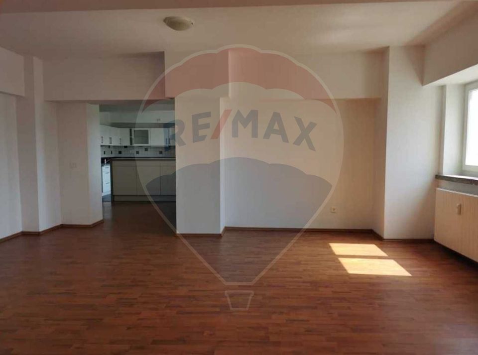 4 room Apartment for sale, Calea Bucuresti area