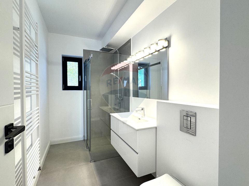 Vila individuala, 7 camere, 2 garaje, curte - Pipera, Cortina North